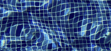 5 mitos sobre o tratamento de piscinas que ainda enganam muitas pessoas